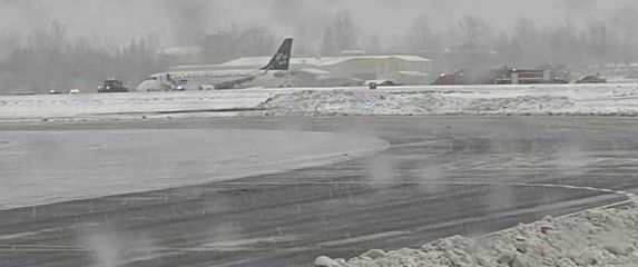 LOT-ov putnički zrakoplov skrenuo s piste u Vilniusu