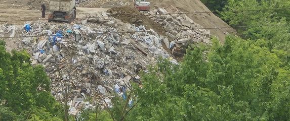 Ilegalno odlagalište kod Samobora