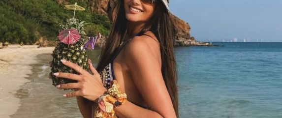 Laura Gnjatović, Miss Universe Hrvatske