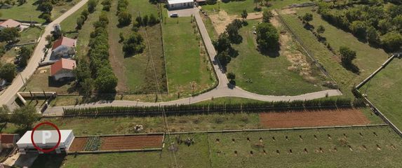 Marko Perković Thompson u rodnim Čavoglavama ima dva ilegalna objekta