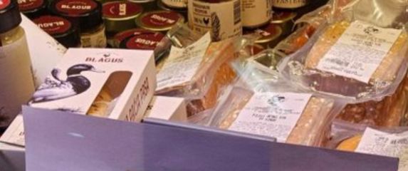 Neobičan naziv proizvoda u izlogu