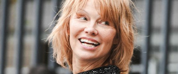 Shaggy bob nosi i Pamela Anderson