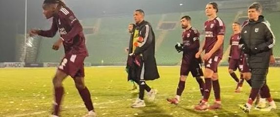 Igrači Sarajeva pod napadom gruda snijega