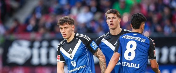 Vušković i suigrači iz HSV-a