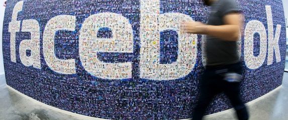 Poražavajuće činjenice: Evo kako koristimo Facebook kad smo loše raspoloženi!