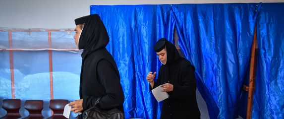 Glasale su i pripadnice rumunjske pravoslavne crkve (Foto: AFP)