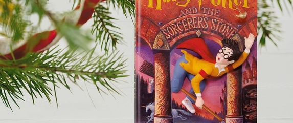 Prave naslovnice također mogu krasiti drvce