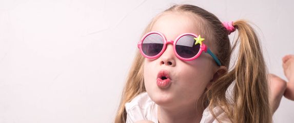 Dijete i pametni telefon, ilustracija