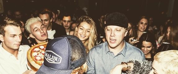 Miley Cyrus i Cody Simpson (Foto: Instagram)