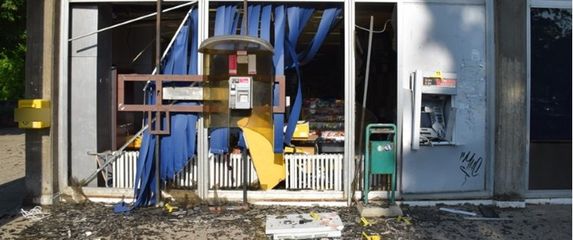 Razneseni bankomat (Foto: PU zagrebačka)