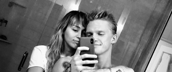 Miley Cyrus i Cody Simpson (Foto: Instagram)