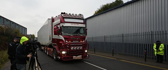 Kamion u kojem je kod Londona pronađeno 39 tijela (Foto: AFP) - 2