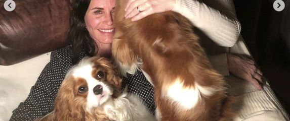 Courteney Cox i Lisa Kudrow s psima