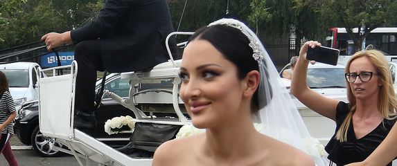 Aleksandra Prijović udala se u vjenčanici dizajnerice Tijane Todorović - 9