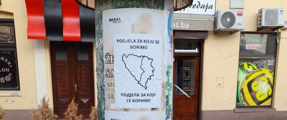 Plakati u Tuzli o podjeli BiH