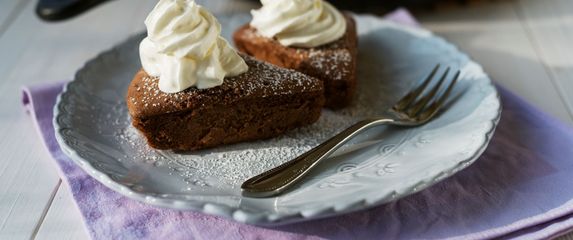 Torta od čokolade, đumbira i čaja