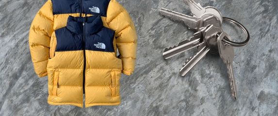 north face jakna i ključevi na privjesku