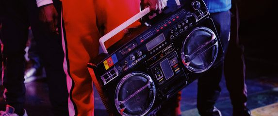BoomBox radio koji predstavlja kulturu hip hopa
