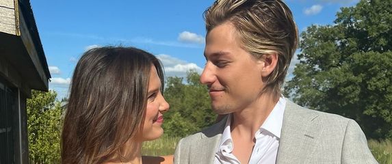 Millie Bobby Brown i Jake Bongiovi