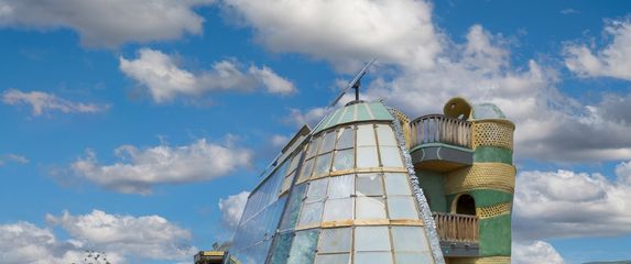 Earthship - 4