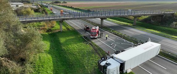 Prometna nesreća na autocesti A3 - prevrtanje kamiona - 3