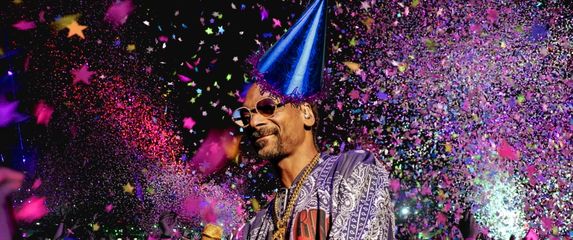 Snoop Dogg s rođendanskom kapicom