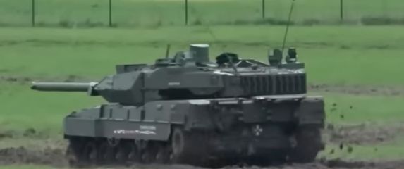 Tenk Leopard 2A8