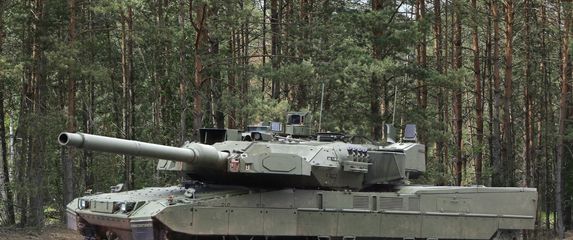 Tenk Leopard 2 A8