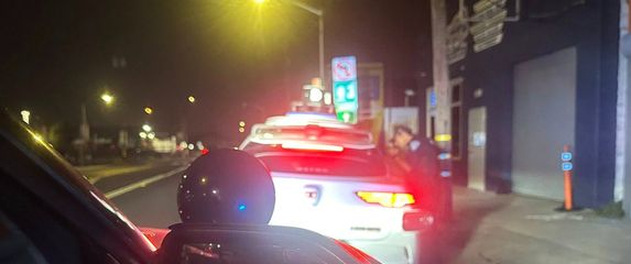 Policija zaustavila Waymovo vozilo