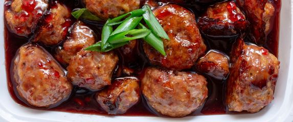 Mesne okruglice s pekmezom od grožđa