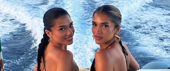 Aisha i Azra Mian - 1