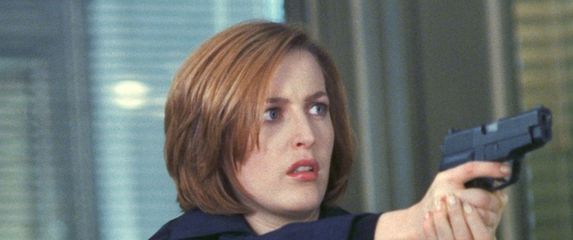Gillian Anderson - 4