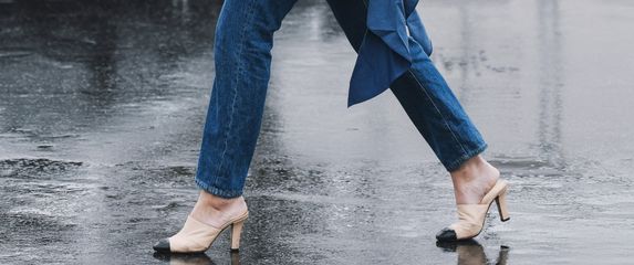 Tamnoplave traperice izdanjima donose i dozu sofisticranosti