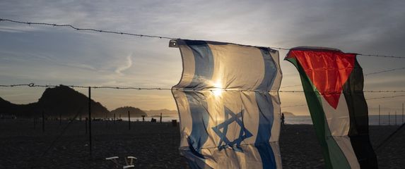 Ilustracija; Prosvjednici zahtijevaju prekid vatre