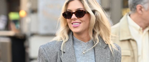 Ulična moda mrežaste čarape i kaubojske čizme - 1