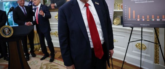 Donald Trump u Ovalnom uredu