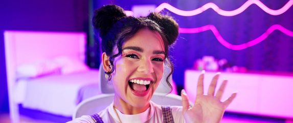 Entuzijastična djevojka