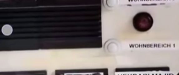 Zvono ispred zgrade u Njemačkoj