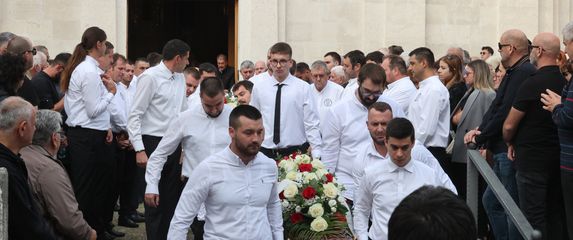 Sprovod Andrije i Roka Kovačeva, planinara stradalih u Sloveniji - 3