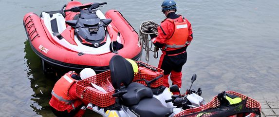 Potraga za čovjekom u Savi - 6