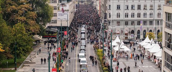 Pogled iz zraka na ispraćaj Halida Bešlića