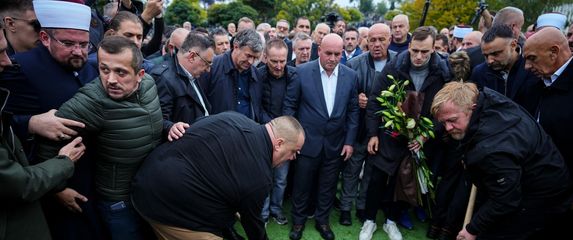 Pogreb Halida Bešlića - 1