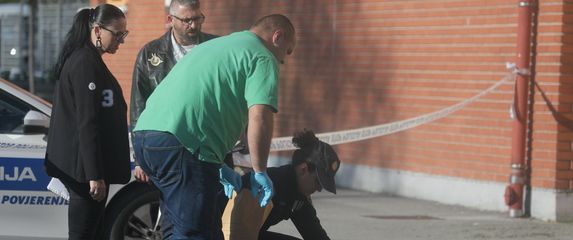 Policija ispred škole u Bedekovčini - 1