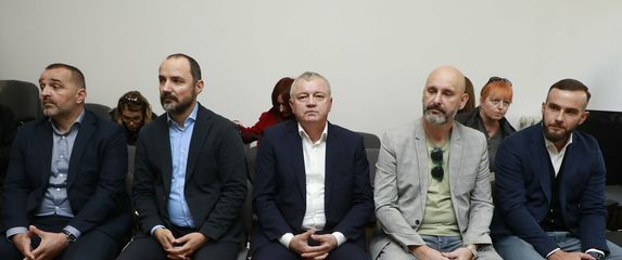 Početak suđenja bivšim ministrima u aferi po babi i stričevima - 9