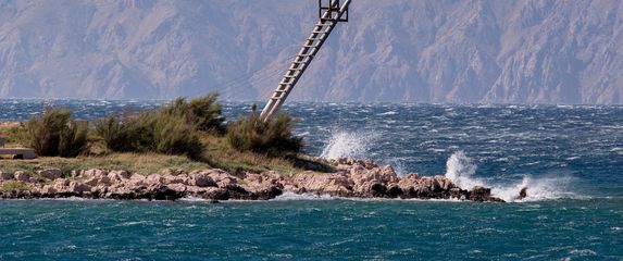 Bura u Velebitskom kanalu, ilustracija