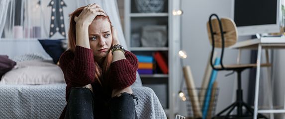 Zabrinuta žena, ilustracija