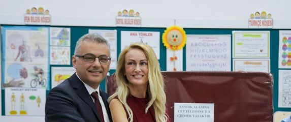 Tufan Erhurman i njegova supruga Nilden Erhurman