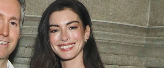 Anne Hathaway i Adam Shulman - 5