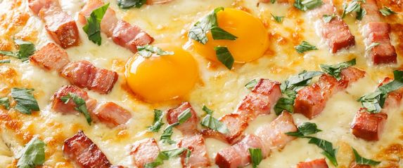Pizza carbonara