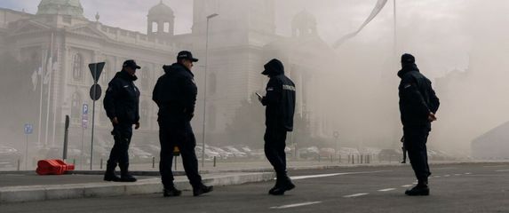 Zapaljeni šatori u Beogradu